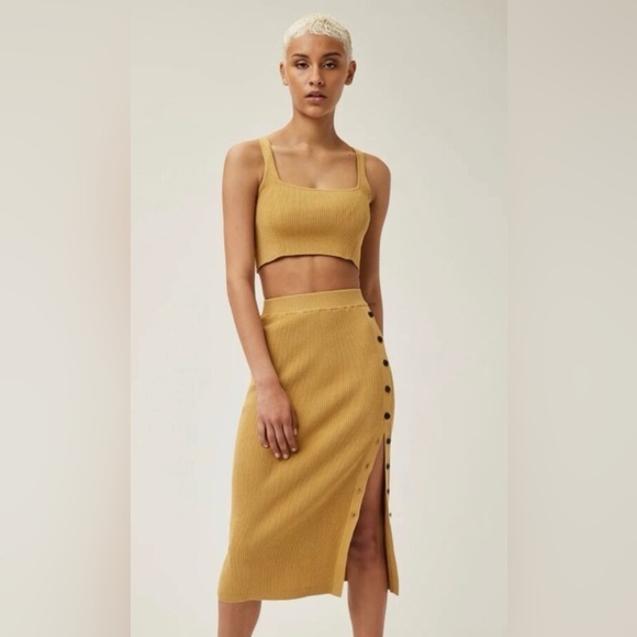 NWT LITA by Ciara Iced Coffee Ribbed Crop Top Size Medium - Picture 2 of 11